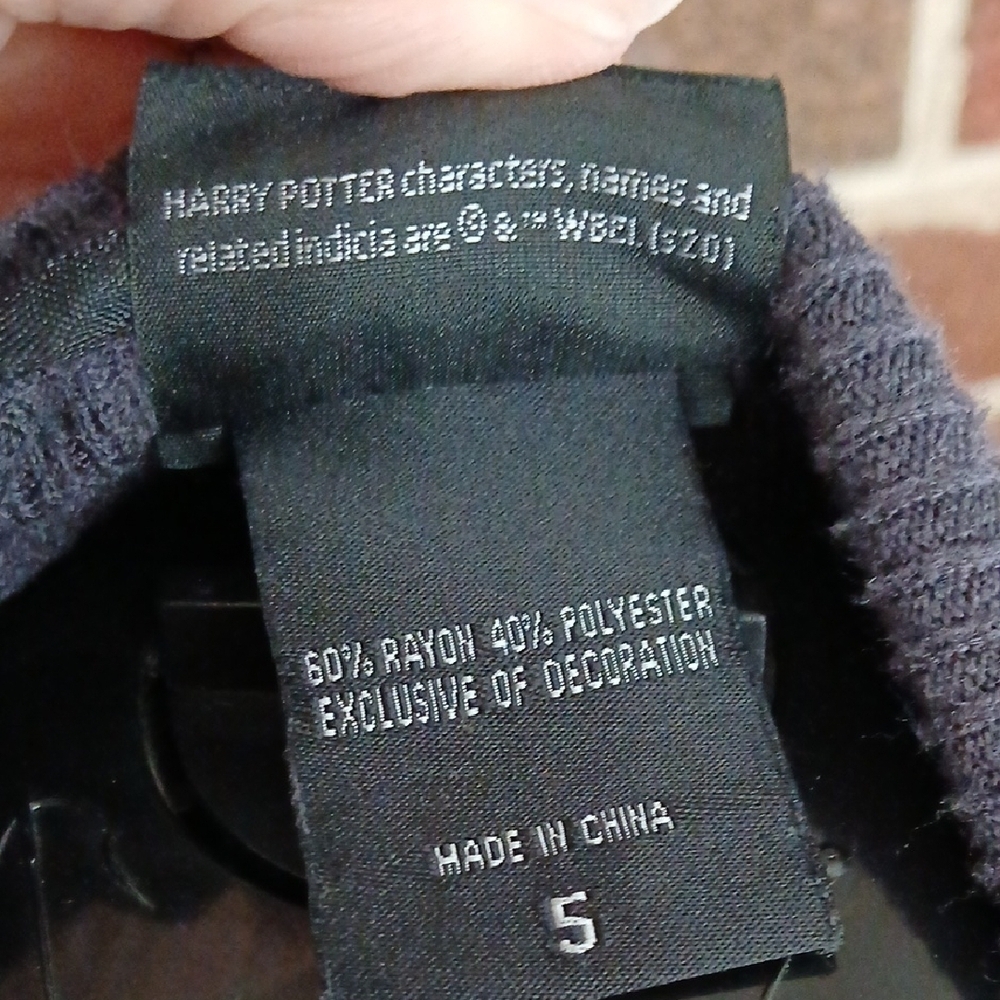 Warner Bros. Gray and Black Hogwarts Shrug XXL - Picture 5 of 10